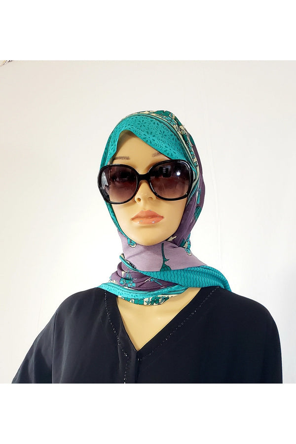 Women loose head hijab